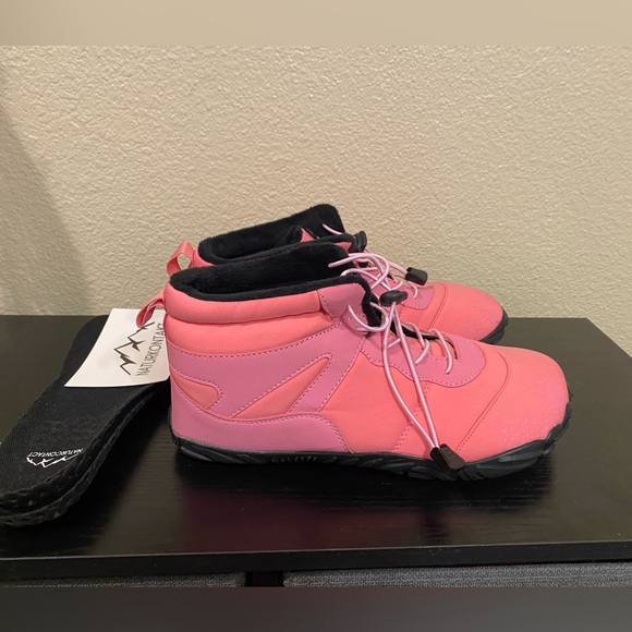Barefoot snow shoes.  Size 10.5/11 - Picture 5 of 9